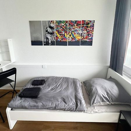 Cozy Apartment In มาเลนเทอ ภายนอก รูปภาพ